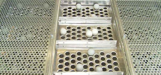 Perforerte plater fra RMIG brukt til sorteringsmaskin